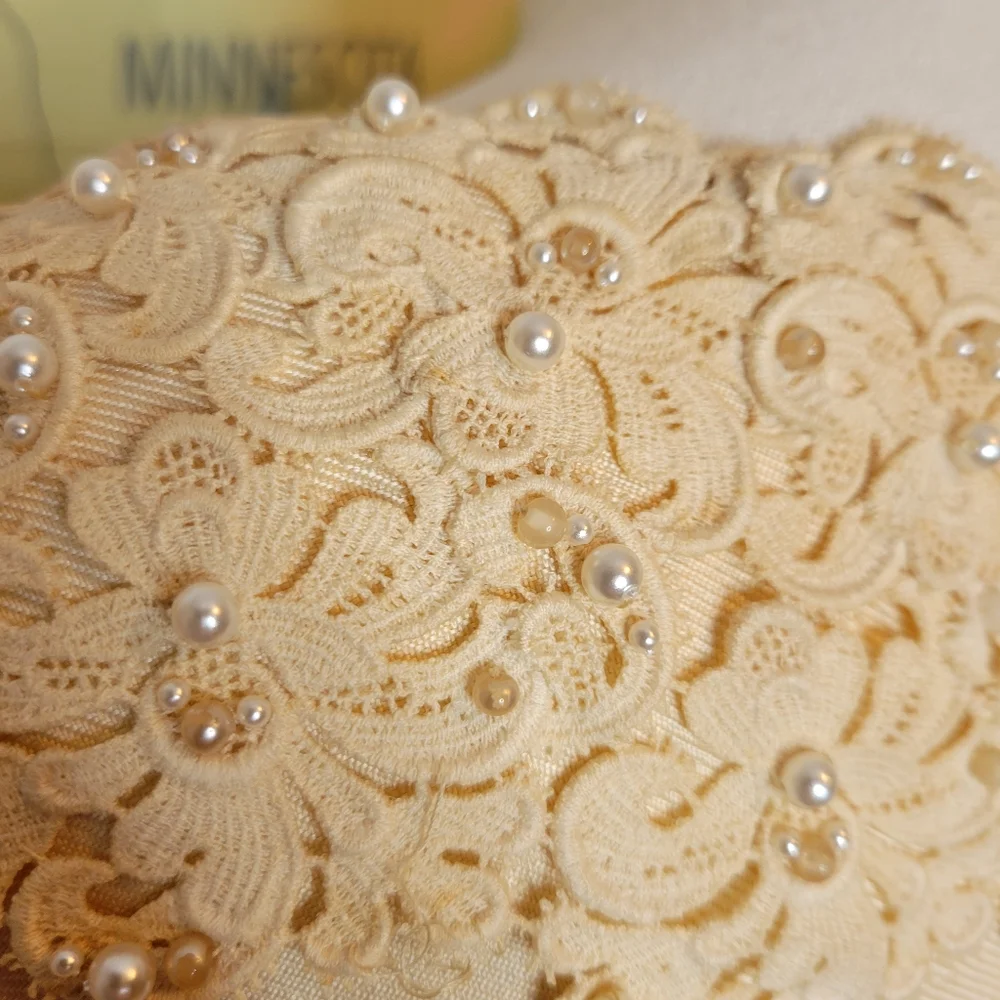 Vintage 1960s Wedding Dress Formal Gown Bride With Pearls & Lace. - Picture 9 of 16